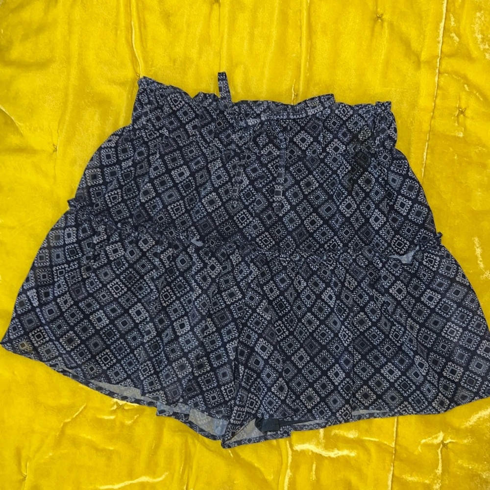 Kendall + Kylie Size XS Ruffled Boho Skort